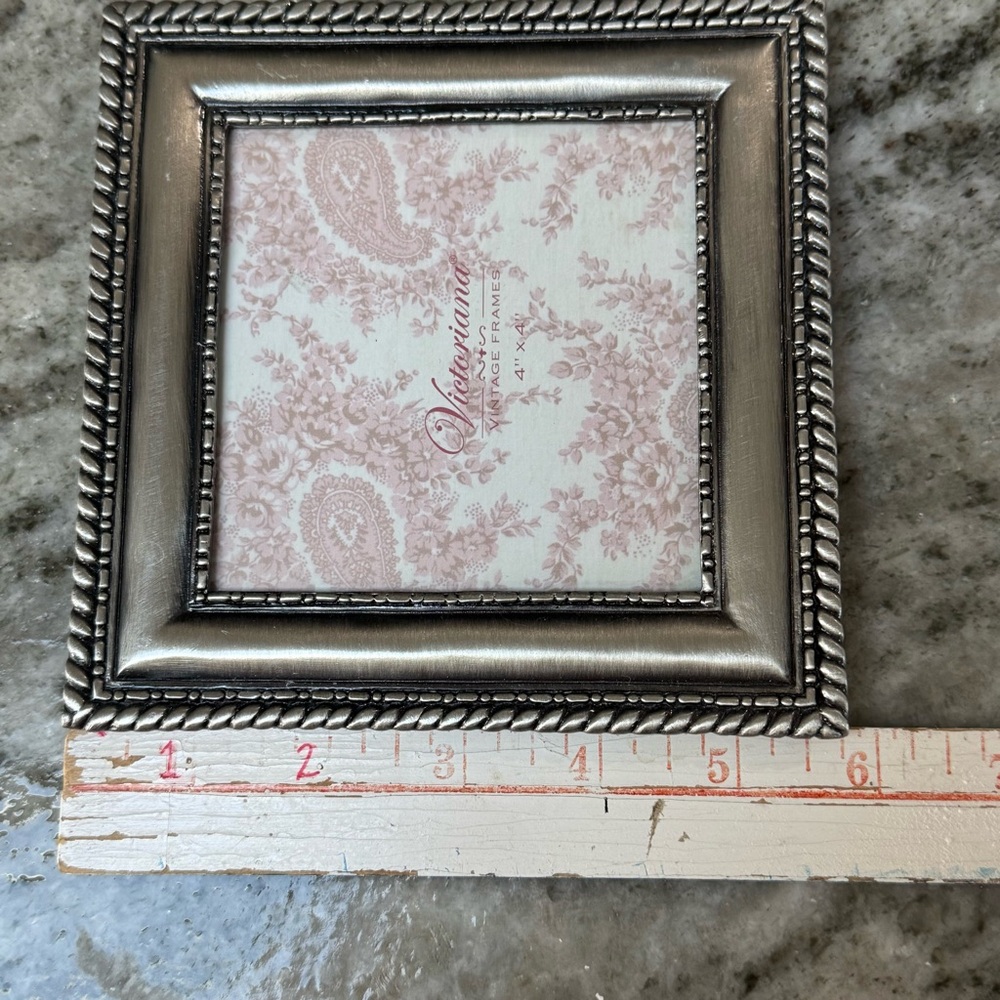 Ornate Silver Picture Frame with Rope Texture - Picture 10 of 10